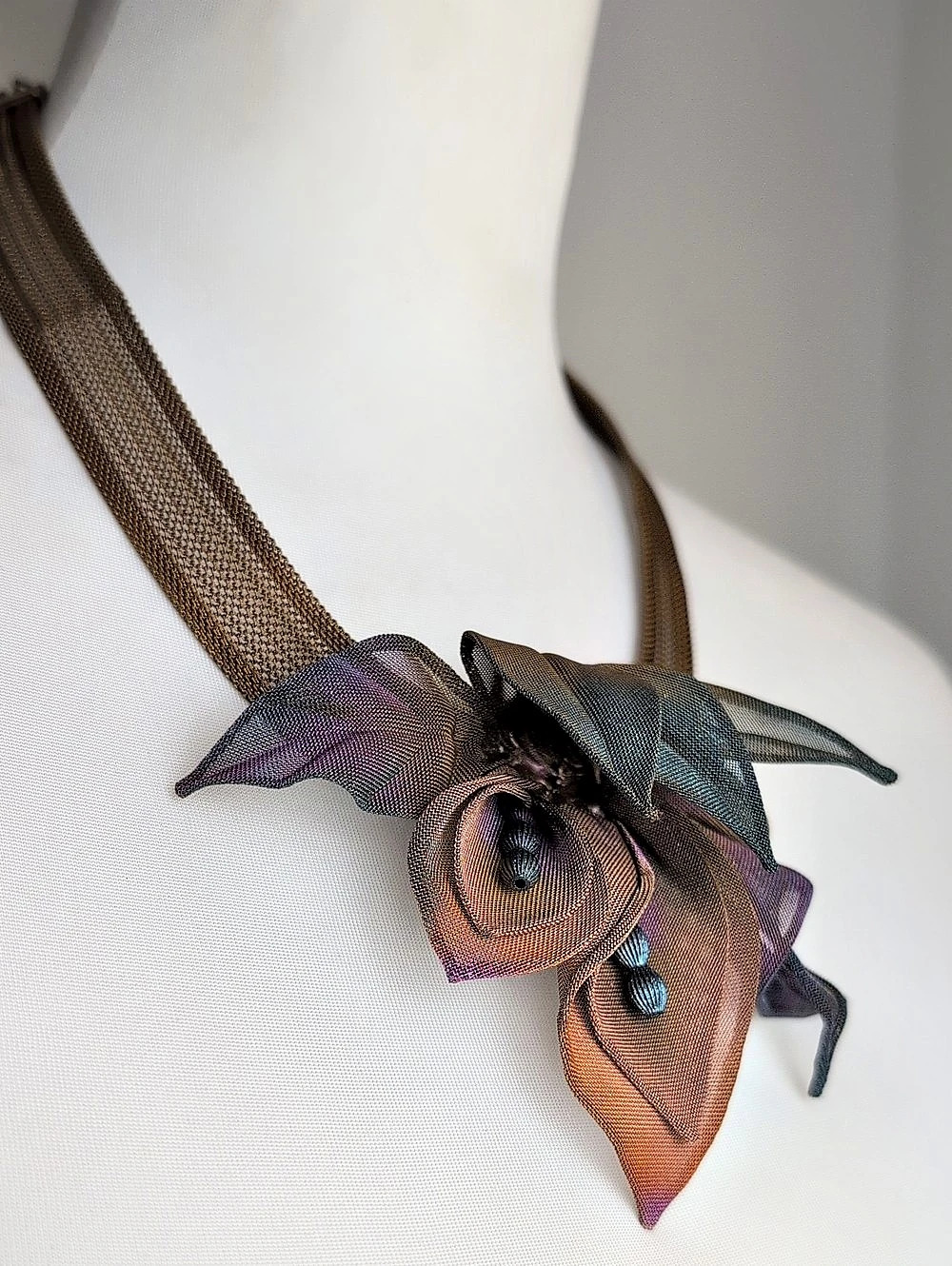 Sarah Cavender Metalworks Mesh Multi Petal Leaf Floral Statement Necklace - Picture 7 of 11